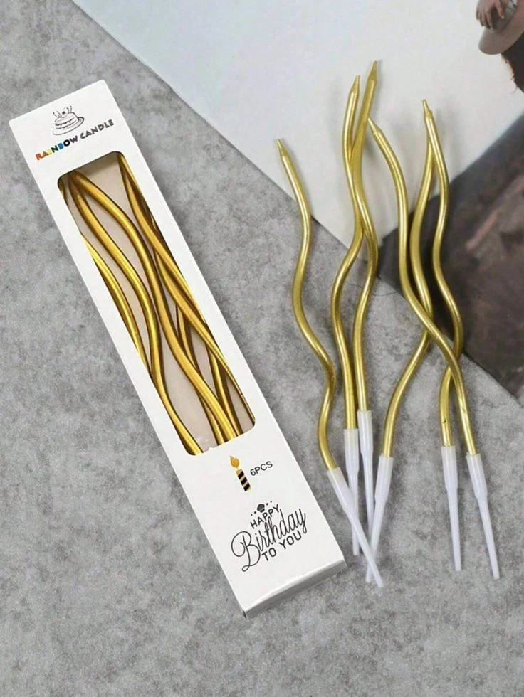 Velas curvas doradas's foto | Decorando Sueños |  BizneCubano