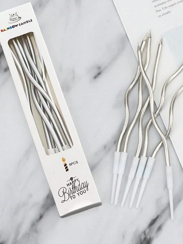 Velas curvas plateadas's foto | Decorando Sueños |  BizneCubano